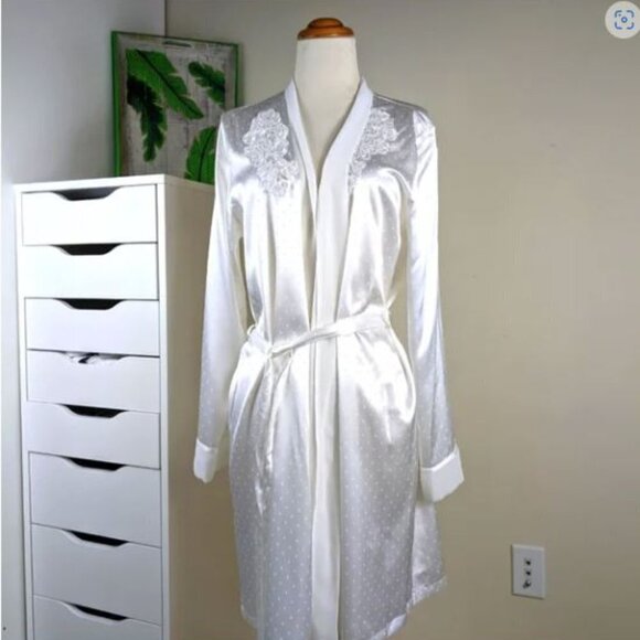 C Linea Donatella Silky White Robe polka dot  New M - Picture 1 of 3